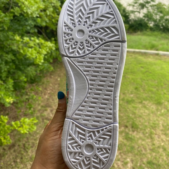 Axolotl floral low top sneakers shoes NWOT - Picture 3 of 5